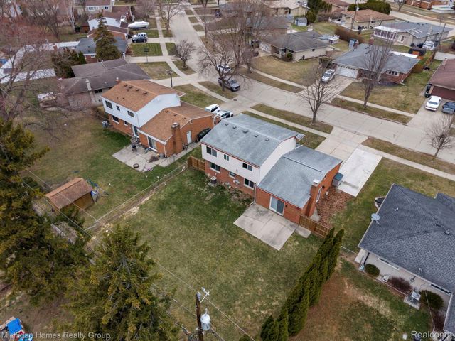 14484 Royal Drive, Sterling Heights, MI 48312