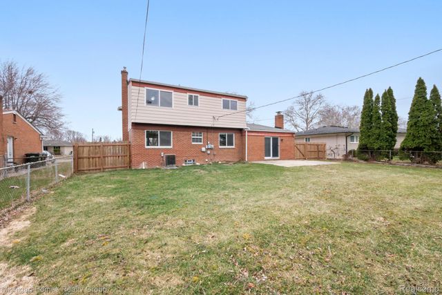 14484 Royal Drive, Sterling Heights, MI 48312