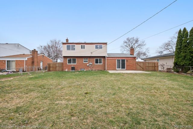 14484 Royal Drive, Sterling Heights, MI 48312