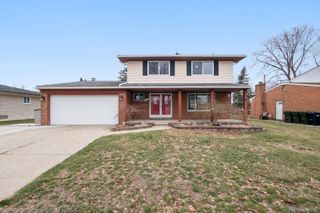 14484 Royal Drive, Sterling Heights, MI 48312