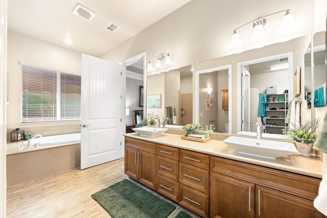 706 Mousebird Ct, Lincoln, CA 95648