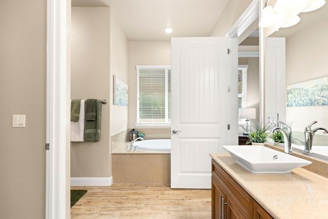 706 Mousebird Ct, Lincoln, CA 95648