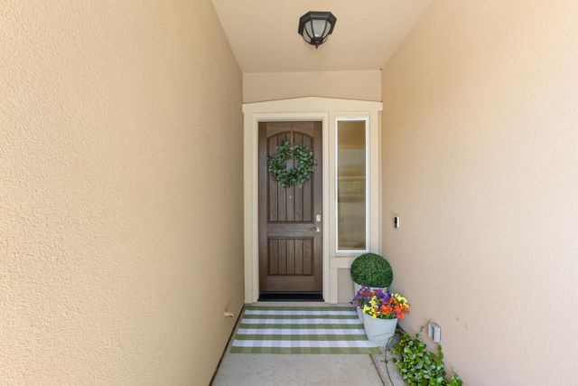 706 Mousebird Ct, Lincoln, CA 95648