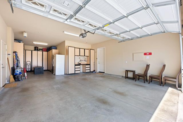 706 Mousebird Ct, Lincoln, CA 95648