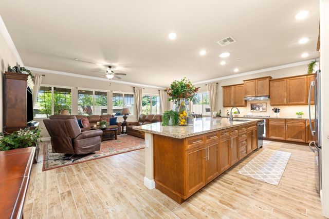 706 Mousebird Ct, Lincoln, CA 95648
