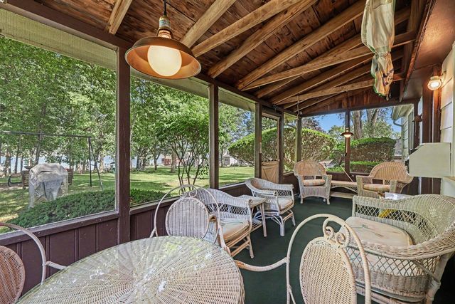 7507 Hillcrest Avenue, Manitou Beach, MI 49253