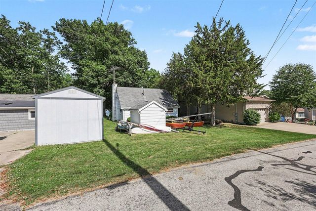 7507 Hillcrest Avenue, Manitou Beach, MI 49253
