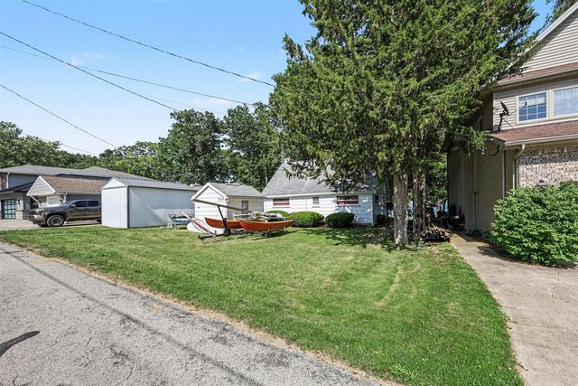 7507 Hillcrest Avenue, Manitou Beach, MI 49253