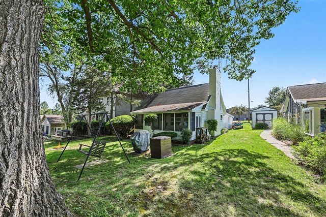 7507 Hillcrest Avenue, Manitou Beach, MI 49253