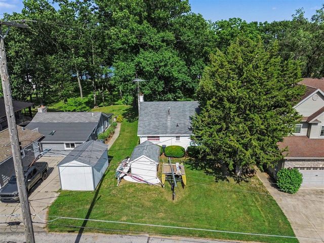 7507 Hillcrest Avenue, Manitou Beach, MI 49253