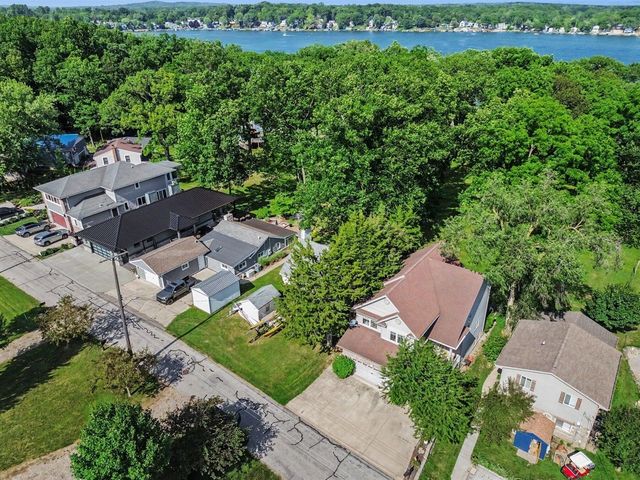 7507 Hillcrest Avenue, Manitou Beach, MI 49253