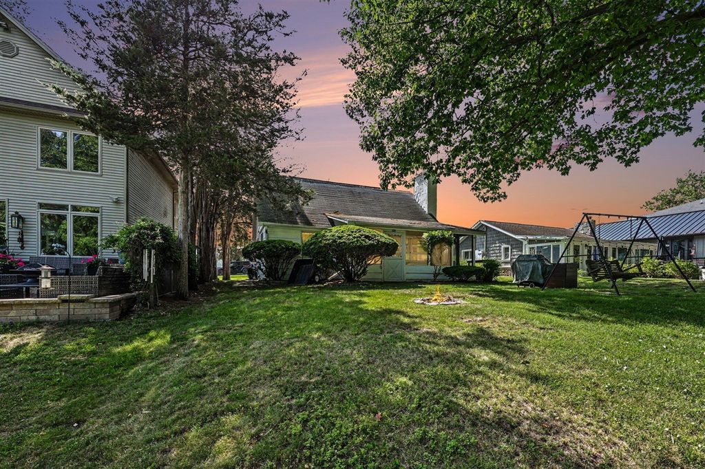 7507 Hillcrest Avenue, Manitou Beach, MI 49253