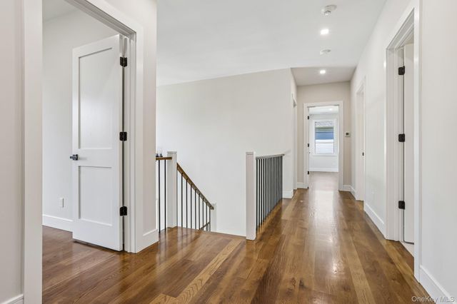 41 Potters Lane, New Rochelle, NY 10805