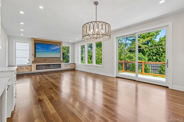 41 Potters Lane, New Rochelle, NY 10805