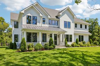 41 Potters Lane, New Rochelle, NY 10805