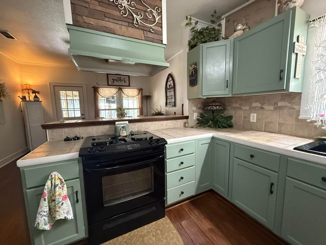 617 W SCOTT STREET, Gilmer, TX 75644