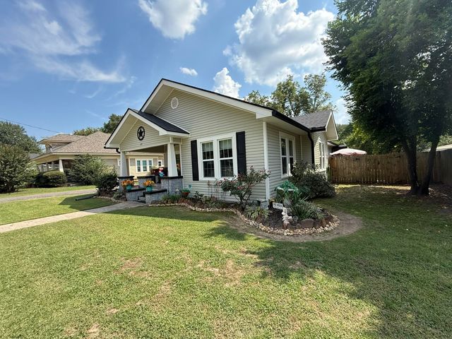 617 W SCOTT STREET, Gilmer, TX 75644