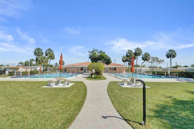 4722 NW 44th Ct, Tamarac, FL 33319