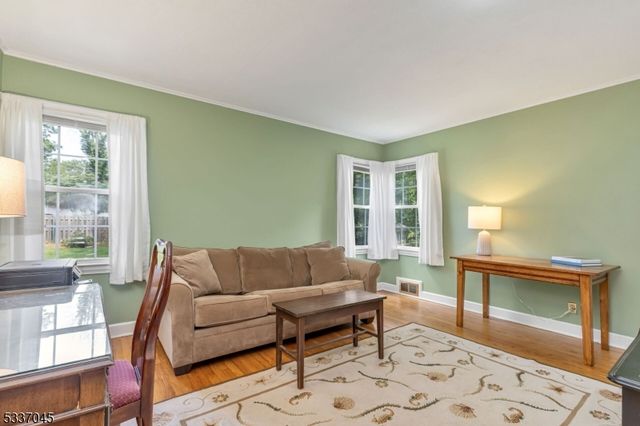 24 Dogwood Ln, New Providence Boro, NJ 07974