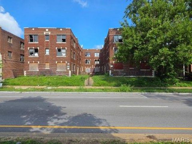 2811 N Kingshighway Boulevard, St Louis, MO 63115