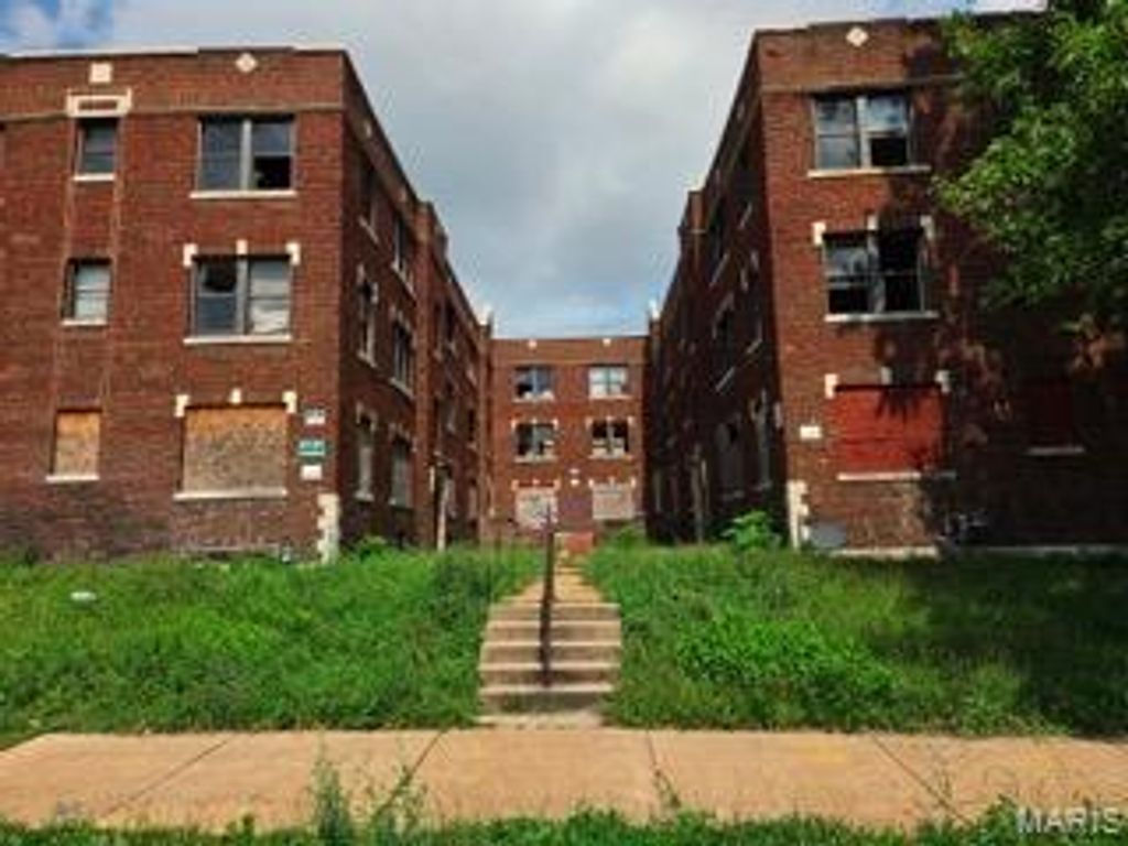 2811 N Kingshighway Boulevard, St Louis, MO 63115