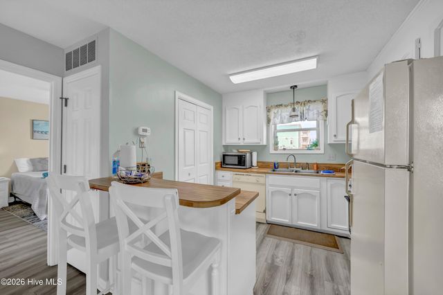 1503 Carolina Beach Avenue N Apt 1d, Carolina Beach, NC 28428