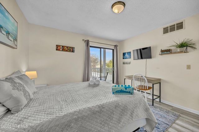 1503 Carolina Beach Avenue N Apt 1d, Carolina Beach, NC 28428