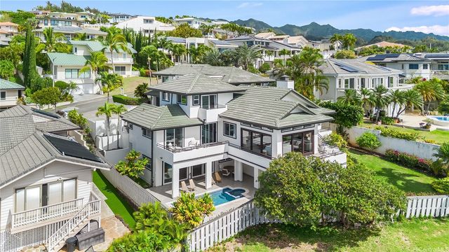 779 Moaniala Street, Honolulu, HI 96821