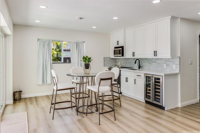 779 Moaniala Street, Honolulu, HI 96821