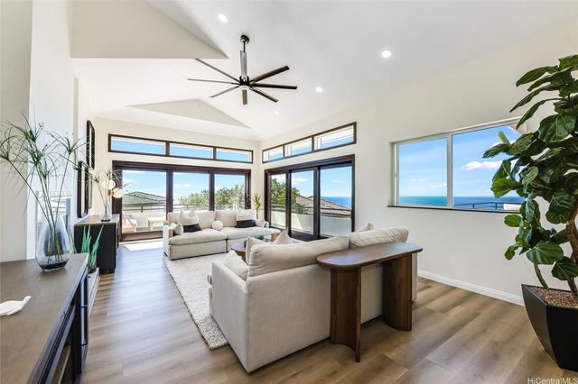 779 Moaniala Street, Honolulu, HI 96821