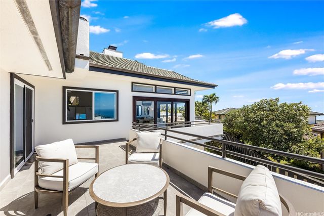 779 Moaniala Street, Honolulu, HI 96821