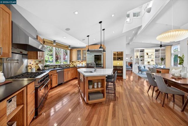 5 El Corte, Orinda, CA 94563