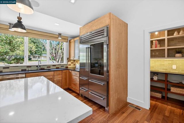 5 El Corte, Orinda, CA 94563