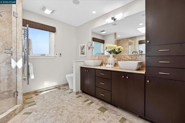 5 El Corte, Orinda, CA 94563