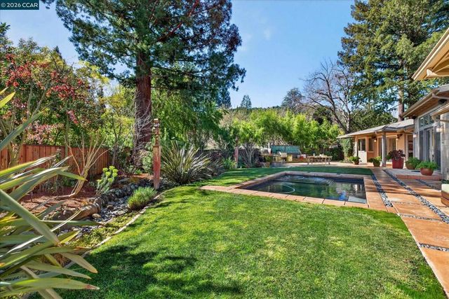 5 El Corte, Orinda, CA 94563