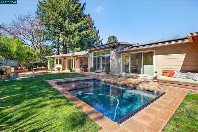 5 El Corte, Orinda, CA 94563