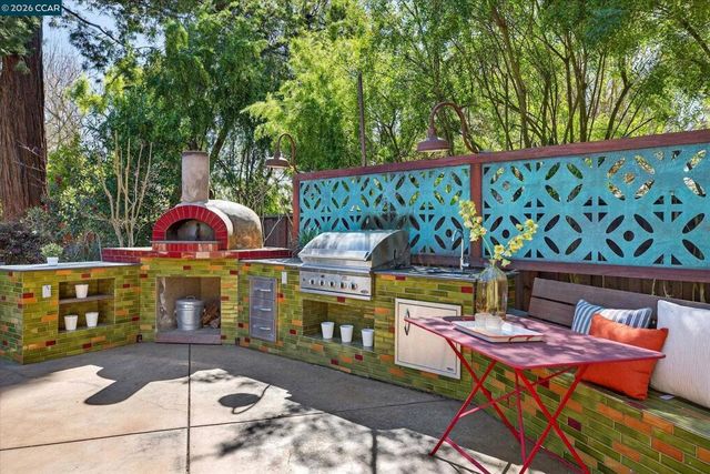 5 El Corte, Orinda, CA 94563