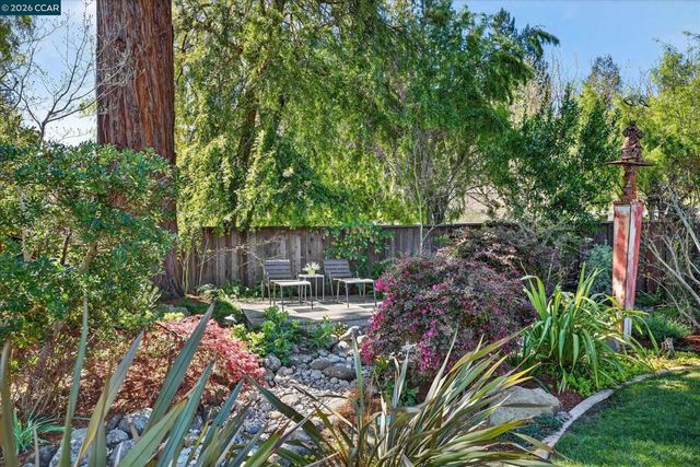 5 El Corte, Orinda, CA 94563