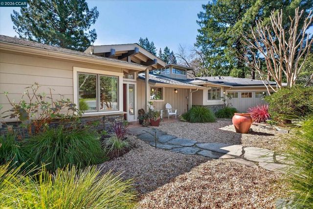 5 El Corte, Orinda, CA 94563