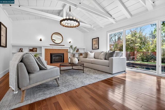 5 El Corte, Orinda, CA 94563