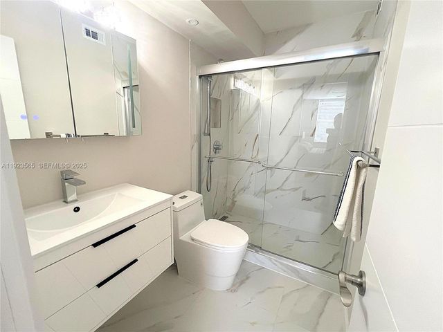 3660 NE 166th St 104, North Miami Beach, FL 33160