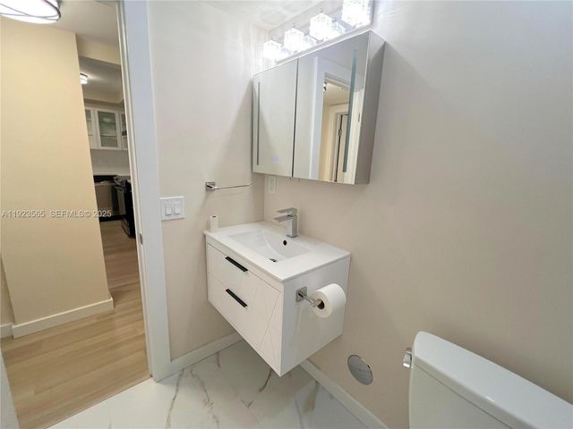 3660 NE 166th St 104, North Miami Beach, FL 33160