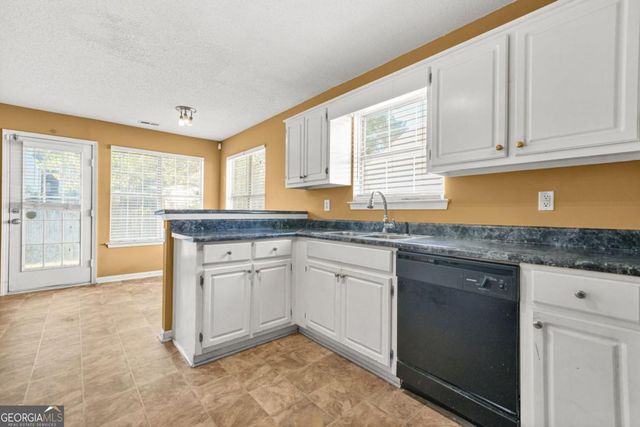 1406 Isleworth Circle, Atlanta, GA 30349
