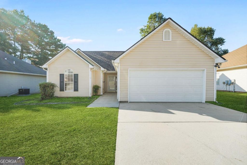 1406 Isleworth Circle, Atlanta, GA 30349