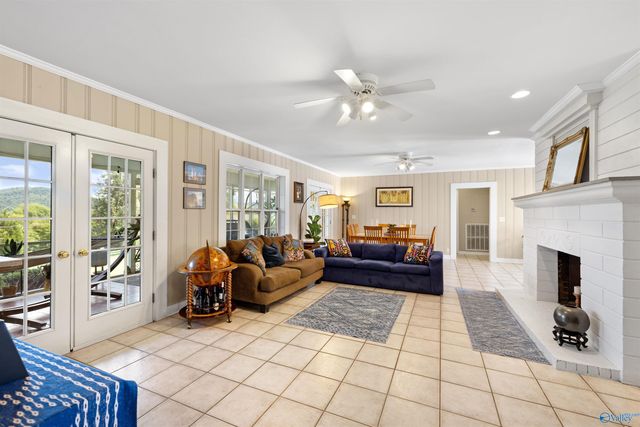 2331 Buck Island Drive, Guntersville, AL 35976