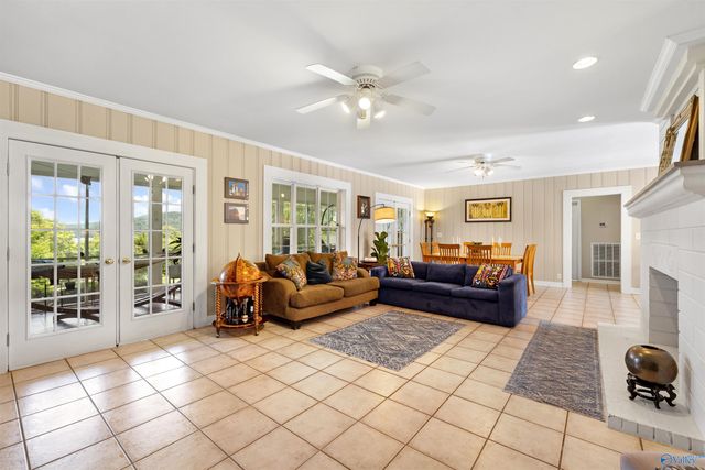 2331 Buck Island Drive, Guntersville, AL 35976