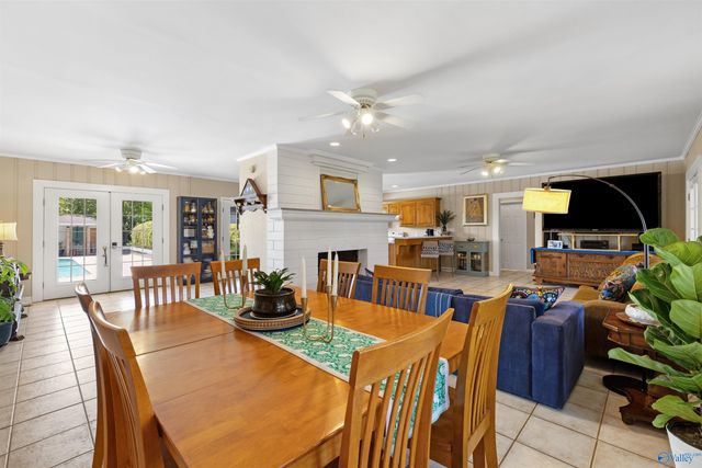 2331 Buck Island Drive, Guntersville, AL 35976