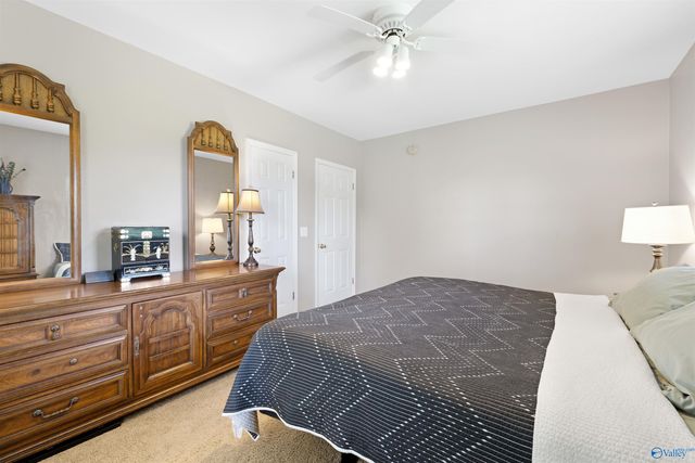 2331 Buck Island Drive, Guntersville, AL 35976