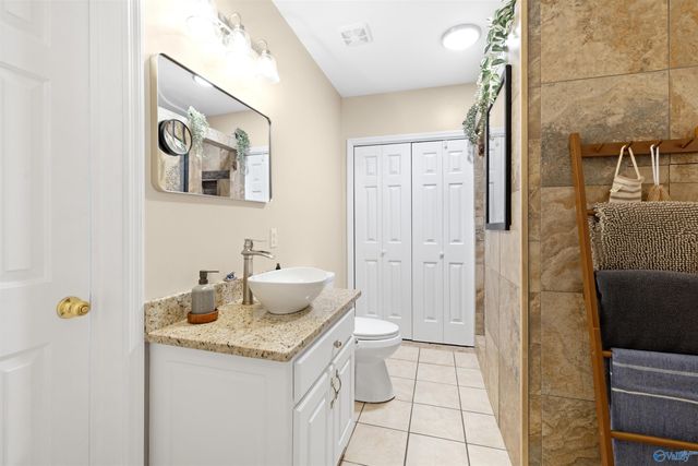 2331 Buck Island Drive, Guntersville, AL 35976