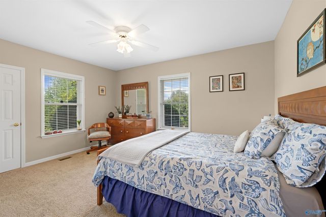 2331 Buck Island Drive, Guntersville, AL 35976